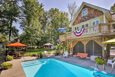 Image de Nouveau! Camden Home sur le lac Wateree avec quai pour bateaux!