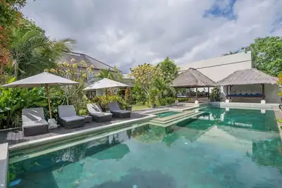 Absolute Beachfront Paradise Seminyak, parfait pour tous les âges, mariages, 7 Bdr