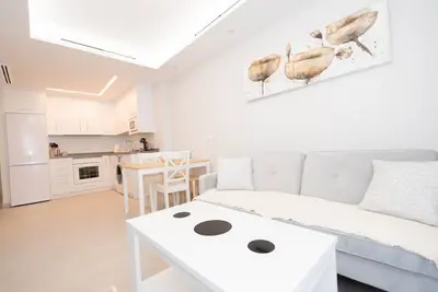 Image de Cubo's Apartamento Tivoli B4 / idéalement situé / wifi gratuit / climatisation