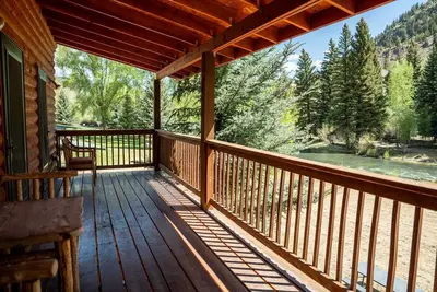 Image de Poppy's Place - Duplex spacieux assis au bord du lac Fork du Gunnison