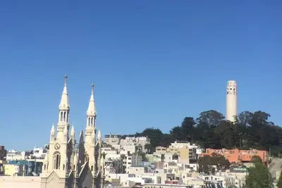 Image de Belle plage nord \/ Russian Hill 2 Br + étude \/ 2ba Gem!