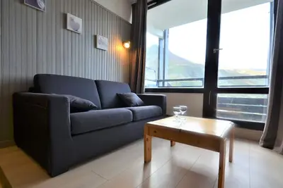 Image de Studio avec coin chambre, balcon, cuisine équipée, pied des pistes - Les Ménuires