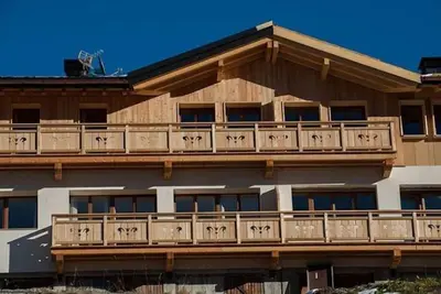 Image de Chalet de Ski Rustique Près des Pistes | Skiez les 3 Vallées