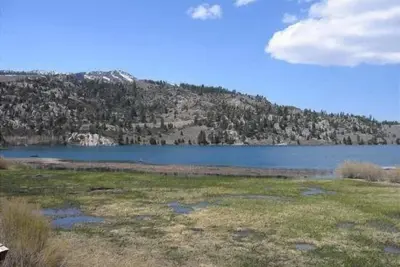 Image de Hébergement de 2 chambres à June Lake