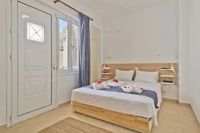 \"Captain Elias Apartments\" sont flambant neufs et décorés avec goût.