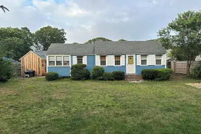 Image de Harwich Port Cottage Ă 500 m de la plage 1 000 $ \/ semaine (11 Patricia Lane)