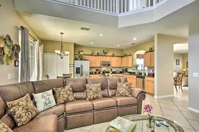 Image de Nouveau! Resort Home w / piscine privée - 15 Mi à Disney!