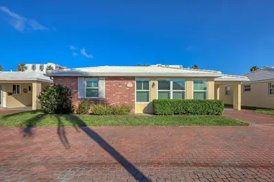 Horizons West # C-4 - Une belle villa sur la plage avec 2 chambres et 2 salles de bain sur Siesta Key!