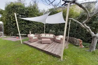 Image de Villa Liberty avec jardin privé et parking. Proche de la mer et du lac