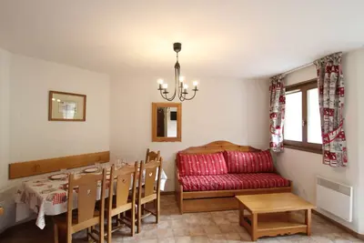 Image de Appartement spacieux pour 6 à Lanslevillard, au pied des pistes avec balcon et parking