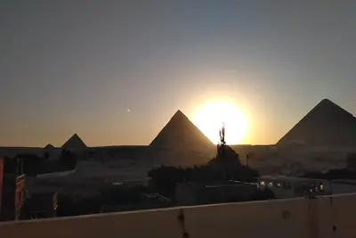 Image de Appartement 3 chambres avec pyramides Voir