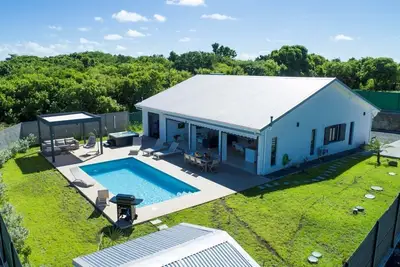 Villa à St François G163b - 4 chambres piscine