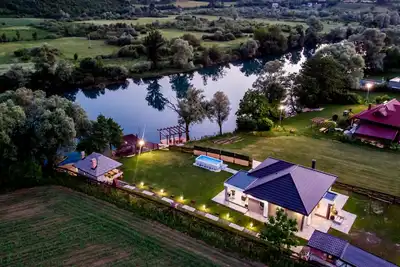 Image de La Villa Una Navis Bihać est située sur les rives de la beauté émeraude de la