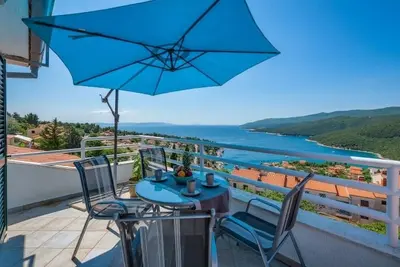 Appartement de deux chambres avec la terrasse et la vue sur le mer Rabac, Labin (A-16022-c)