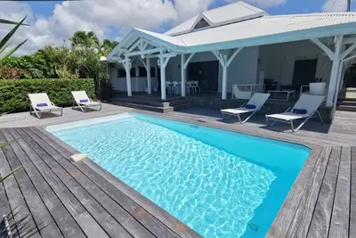 Villa à Sainte Anne Ref G154a 3 ch piscine vue mer