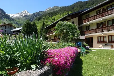 Image de Appartement 6 pers. au pied des pistes, balcon sud, parking, ski, randonnées - Arêches, 2 étoiles