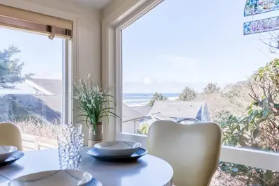 Image de Birds Eye Beach House à Road’s End - Découvrez ce cottage avec vue sur l’océan!