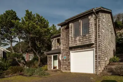Image de Découvrez cette belle maison de 3 chambres w / vues étonnantes du Pacifique!