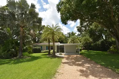 Image de Confortable, confortable, relaxant 3 chambres, 2 salles de bain maison de vacances non loin de la plage! ! !