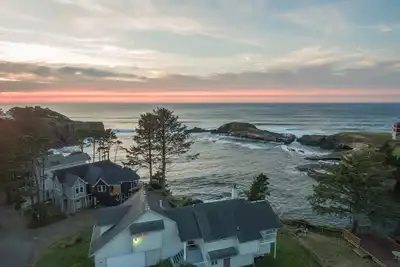 Image de Expérience Depoe Bay de l'extrémité sud de Pirates Cove w / dormant pour 17!