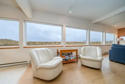 Image de Découvrez cette maison de 3 chambres au bord de l'océan sur le sable à Pacific City, dans l'Oregon