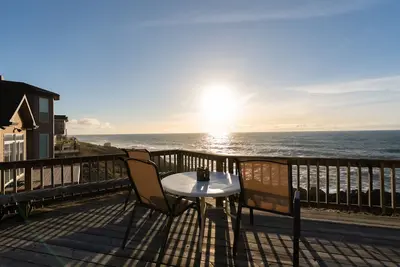 Image de Des vues panoramiques de cette maison accueillante pour les animaux de compagnie en bord de mer à Depoe Bay!