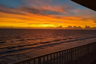 Image de Elégant Oceanfront Condo - Se Coin Unit- 9e étage