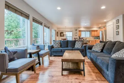 Image de La maison parfaite Lincoln City pour 10 situé à 3 pâtés de maisons de la plage!