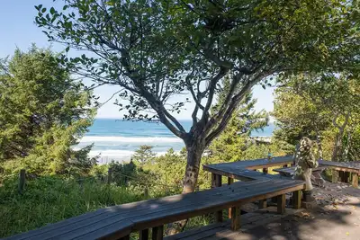 Image de maison en bord de mer nautique perché au-dessus de la falaise du côté de South Beach!