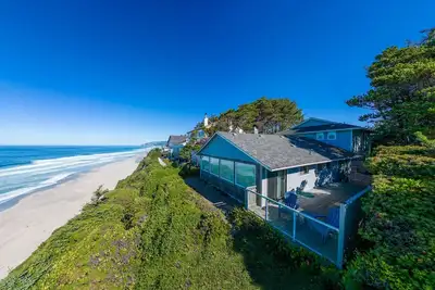 Image de Une vue splendide de cette maison Ocean Front situé Lincoln City!