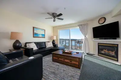 Image de Profitez de ce condo au dernier étage avec vue sur la baie et l'océan à Lincoln City!