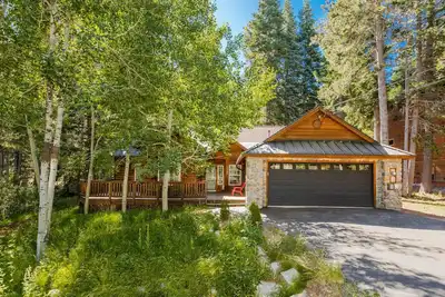 Image de Superbe chalet de montagne - Lower Tahoe Donner
