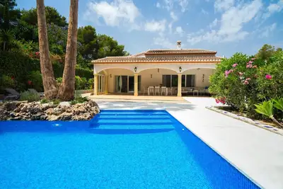 Image de Belle villa confortable avec piscine privée à Javea, Costa Blanca, Espagne pour 6 personnes