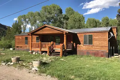 Image de Redcloud Getaway - Grande propriété au bord du lac Fork du Gunnison avec accès direct aux sentiers