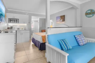 Image de Unité de condo / hôtel # 312 de Pelican Pointe Efficacité abordable au cœur de Clearwater Beach!