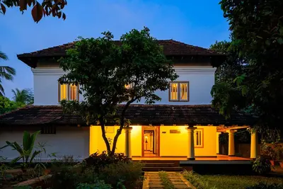 Image de This property is a 200-year-old Heritage home.