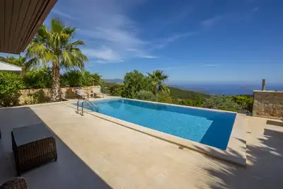 Image de Luxe haut de gamme avec piscine indépendante