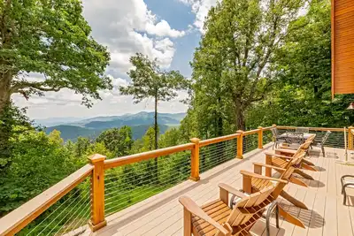 Image de Près d'Asheville avec une superbe vue sur la montagne!