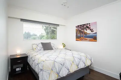 Image de Grande maison de trois chambres à coucher dans la vallée de Lynn (tarifs spéciaux)