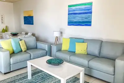 Image de 8 'Kiah', 53 Victoria Parade - vue imprenable sur l'eau, Wifi et climatisation
