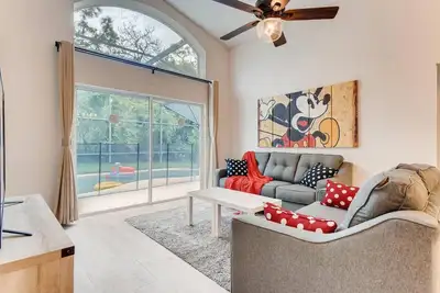 Image de Single Level Luxury Pool Home (Maison de luxe de luxe) 3 miles de Disney dans l'île d'émeraude 4 Brm House