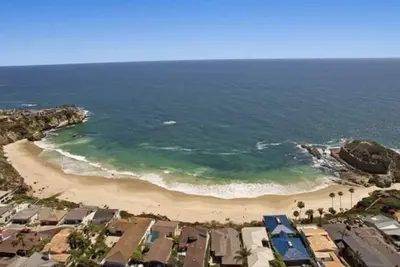 Image de Laguna Beach Ca gated com Pacific View Accueil personnalisé Plage privée vue sur l'océan
