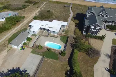 Image de Clipper - Accueil avec piscine privée sur le bord de l'océan avec piscine privée - Southern Shores Realty