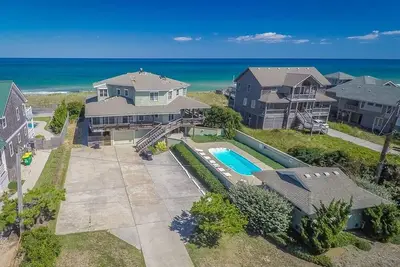 Image de Sun'Z Up - Accueil avec piscine privée et vue sur l'océan au bord de l'océan - Southern Shores Realty