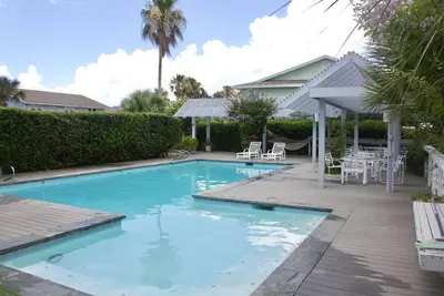 Image de Piscine privée! Belle maison Key Allegro