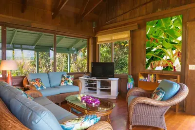 Image de Maison de 3 chambres vue mer sur la rive nord de Kauai, près des tunnels et de Lumahai