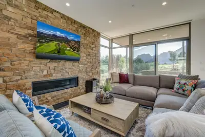 Image de Nouvelle maison de luxe exclusive de la communauté de golf avec équipements, pour 6 personnes
