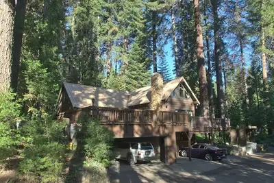 Image de Venez Ă la maison Ă la cabane Big Pine au Yosemite Forest Lodge!