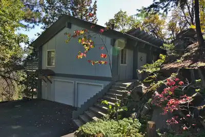 Image de Apportez votre maison familiale au spacieux chalet Yosemite Trestlewood!