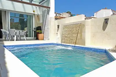 Image de Villa 12 Places Avec Piscine, Terrasses Et A / C À 400 Mts. De La Plage